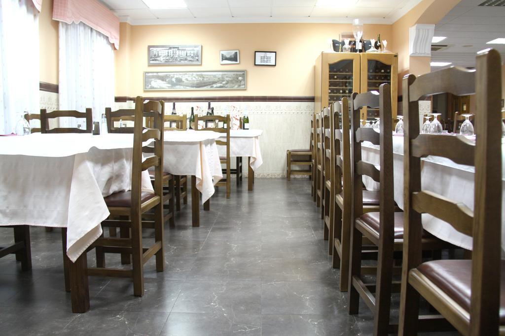 Hostal Restaurante La Masia Vila-real Exterior photo