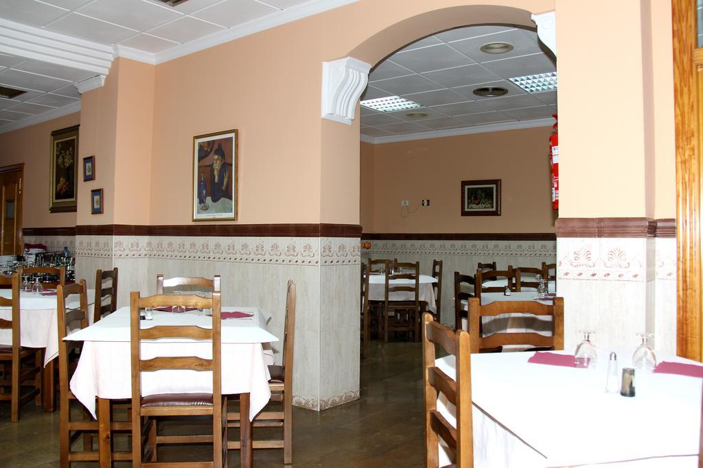 Hostal Restaurante La Masia Vila-real Exterior photo