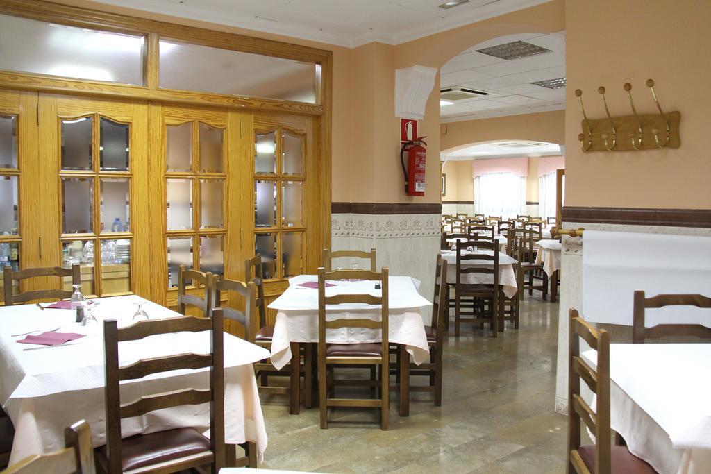 Hostal Restaurante La Masia Vila-real Exterior photo
