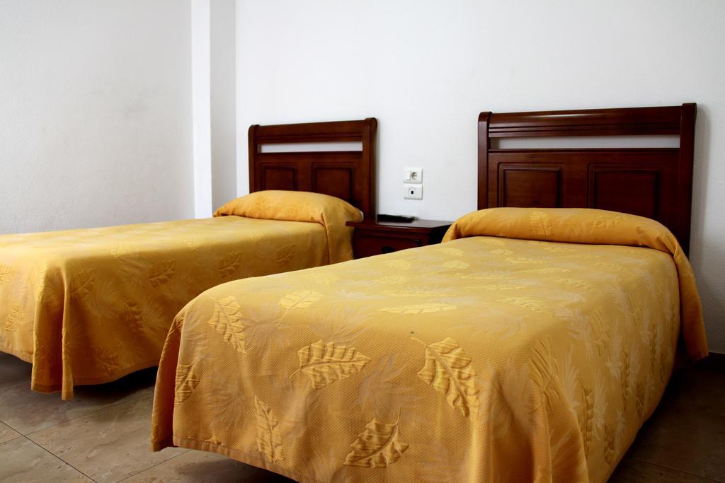 Hostal Restaurante La Masia Vila-real Room photo