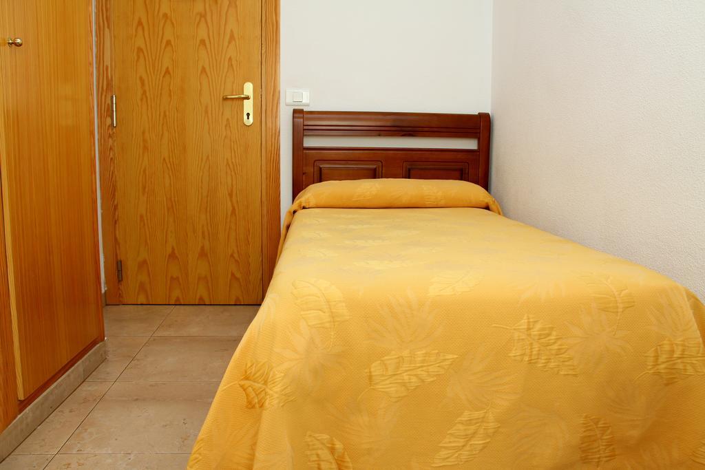 Hostal Restaurante La Masia Vila-real Exterior photo