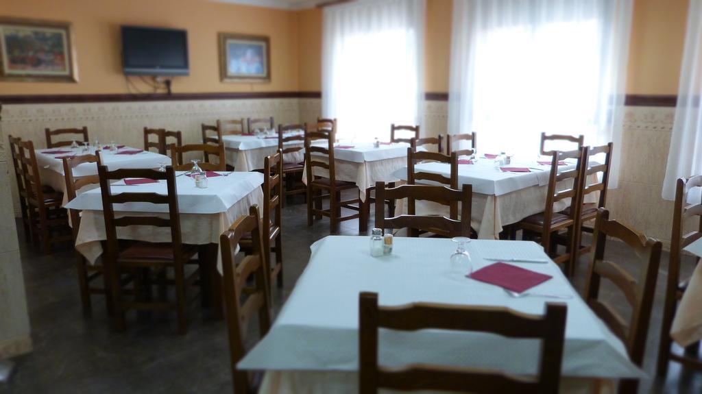 Hostal Restaurante La Masia Vila-real Exterior photo